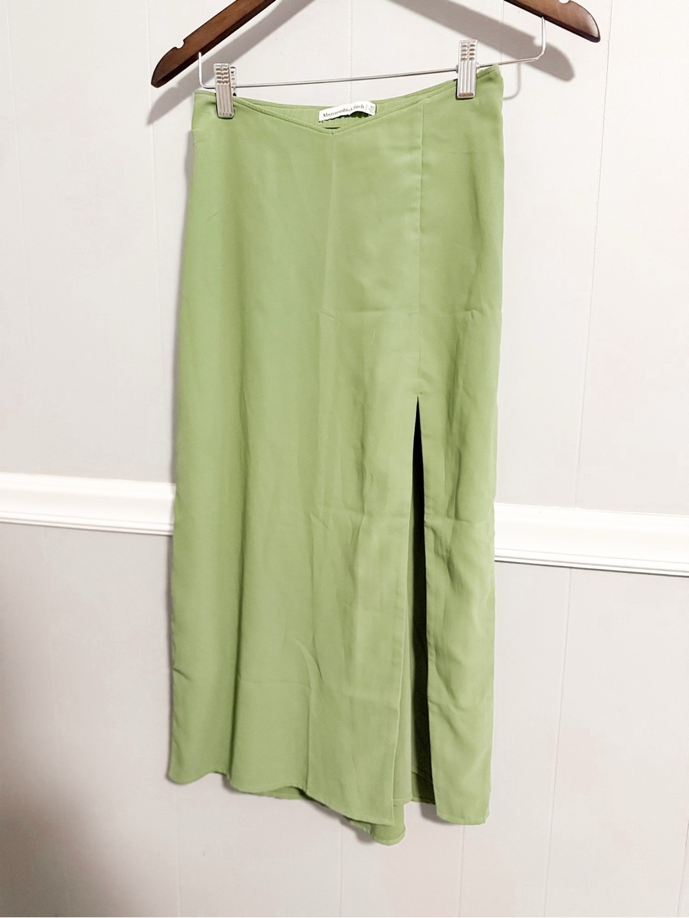 Abercrombie & Fitch Light Green Midi Skirt with Front Slit - Picture 4 of 4
